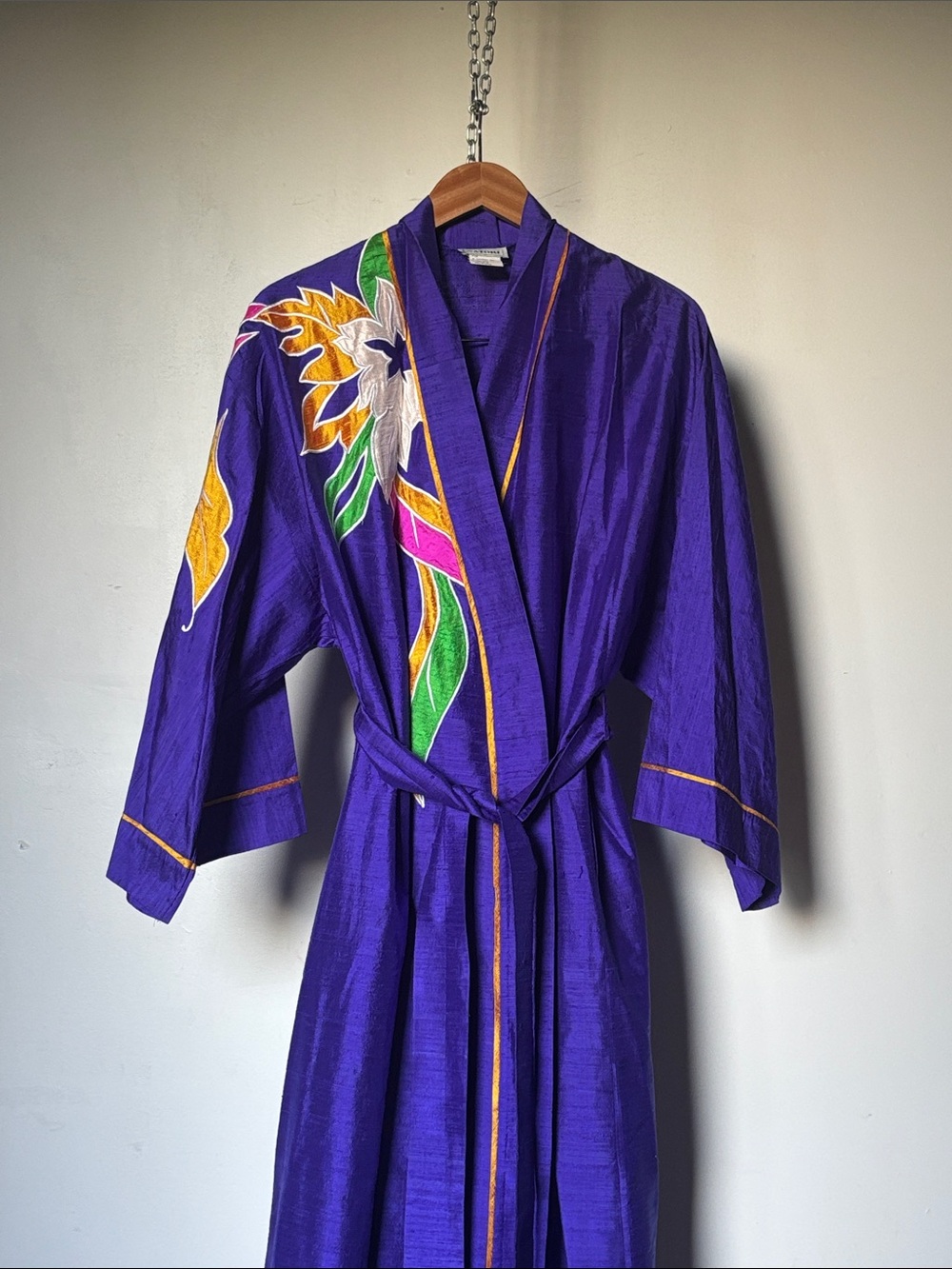 Vintage Natori 100% Silk Floral Embroidered Robe Coverup Coat - Picture 2 of 10